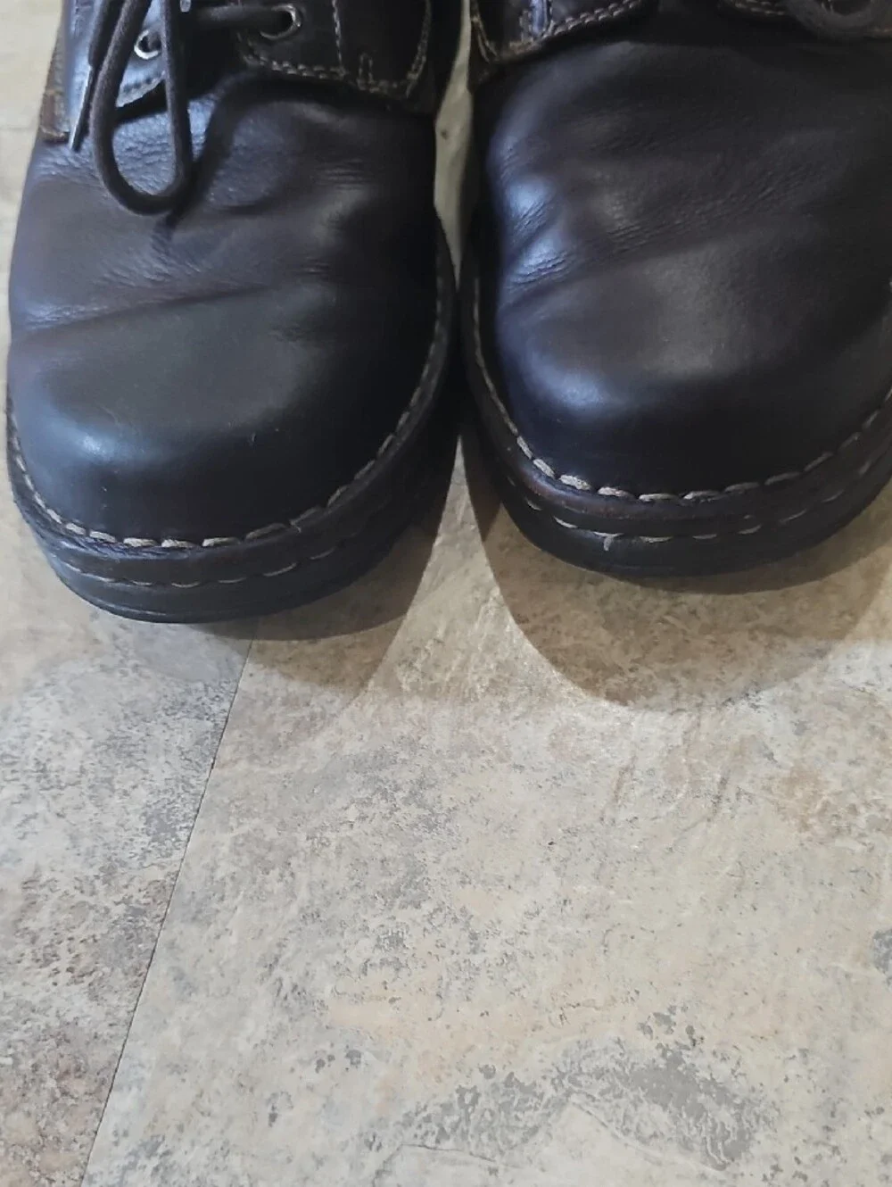 Clarks Men's Dark Brown Lace-Up Leather Oxfords
